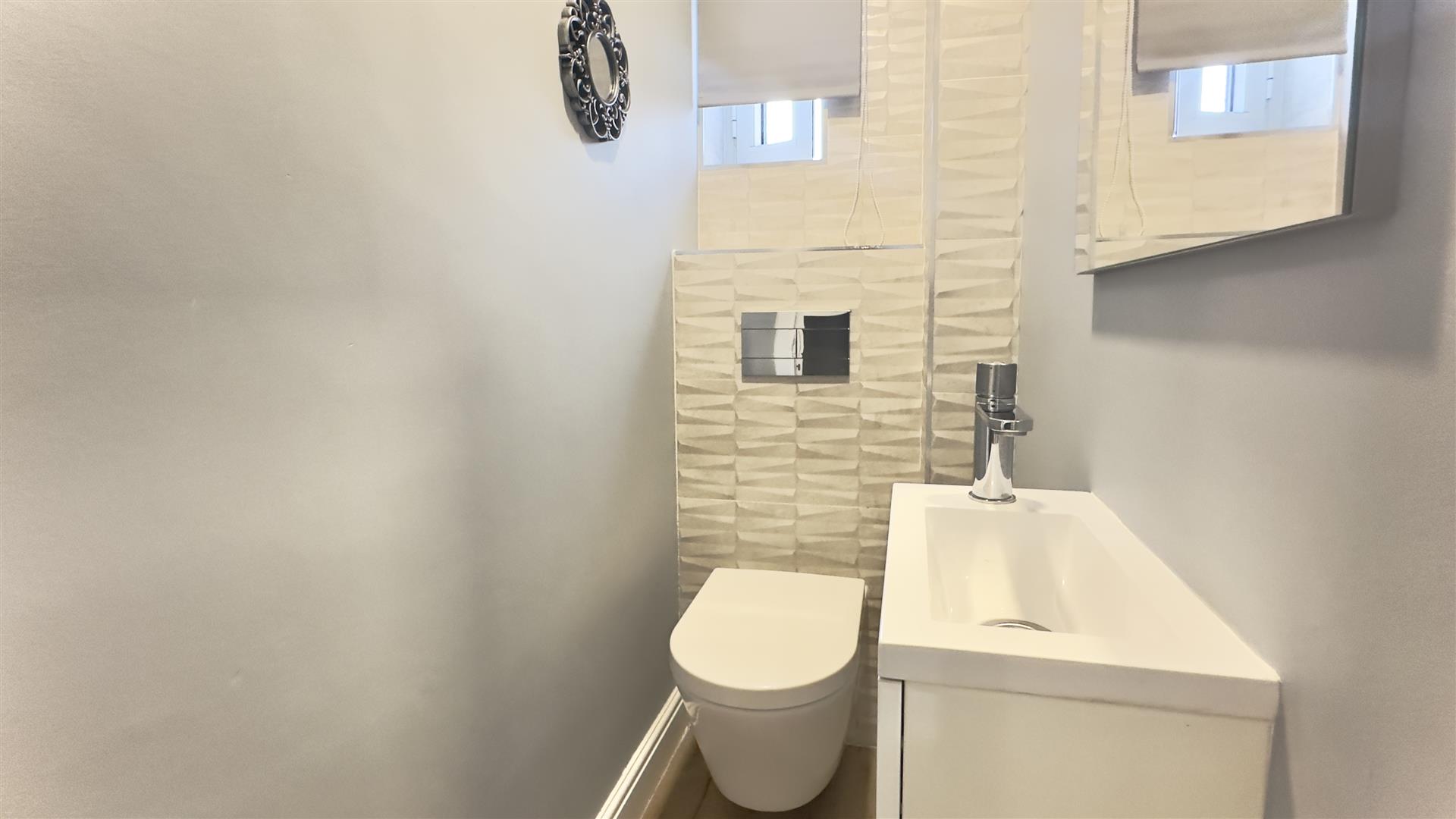 Image of Apartment - 3 Bedrooms - 1 Bathrooms for Sale in South District-Gibraltar, Image 8